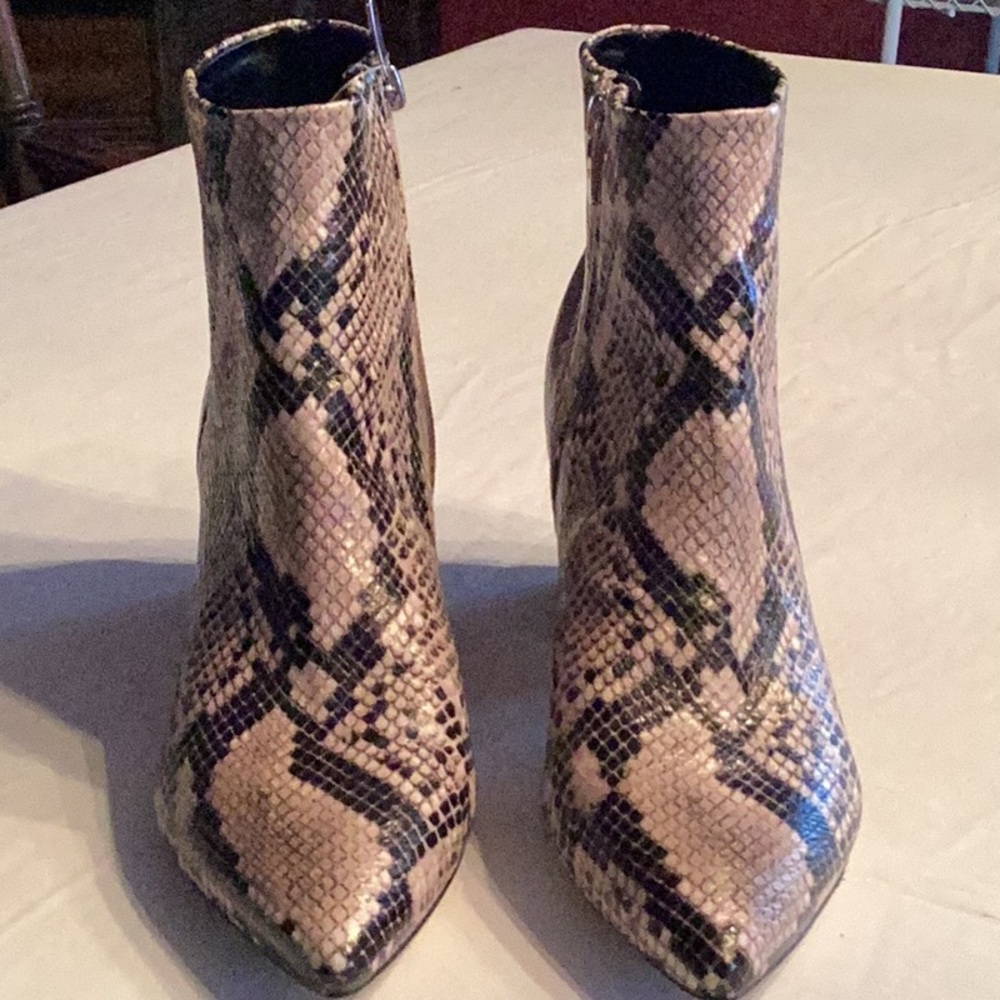 NWT Marc Fisher booties